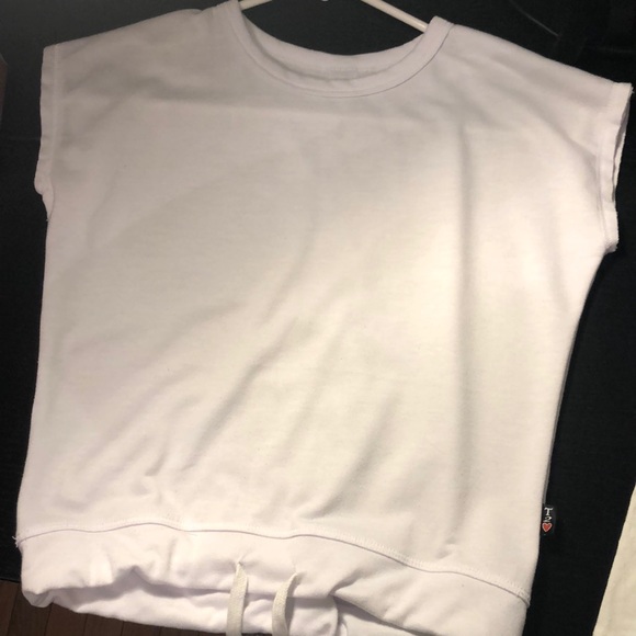 Cute white tee with pretty detailing on the back! - Picture 2 of 4